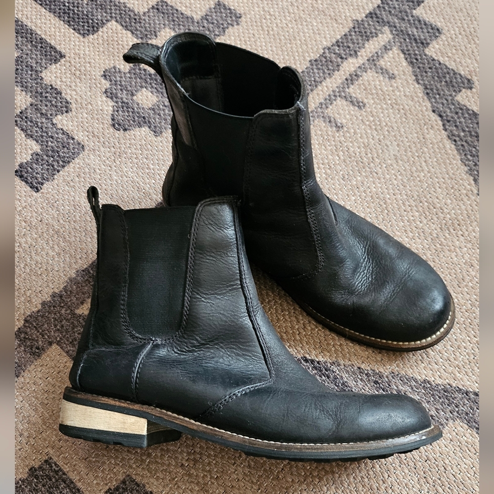 Women’s Sz 8 Kodiak Black Leather Waterproof Chelsea Boots